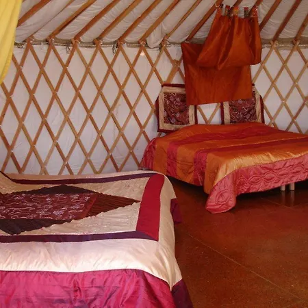 Lyxtält D'hotes Les Yourtes Charentaises *